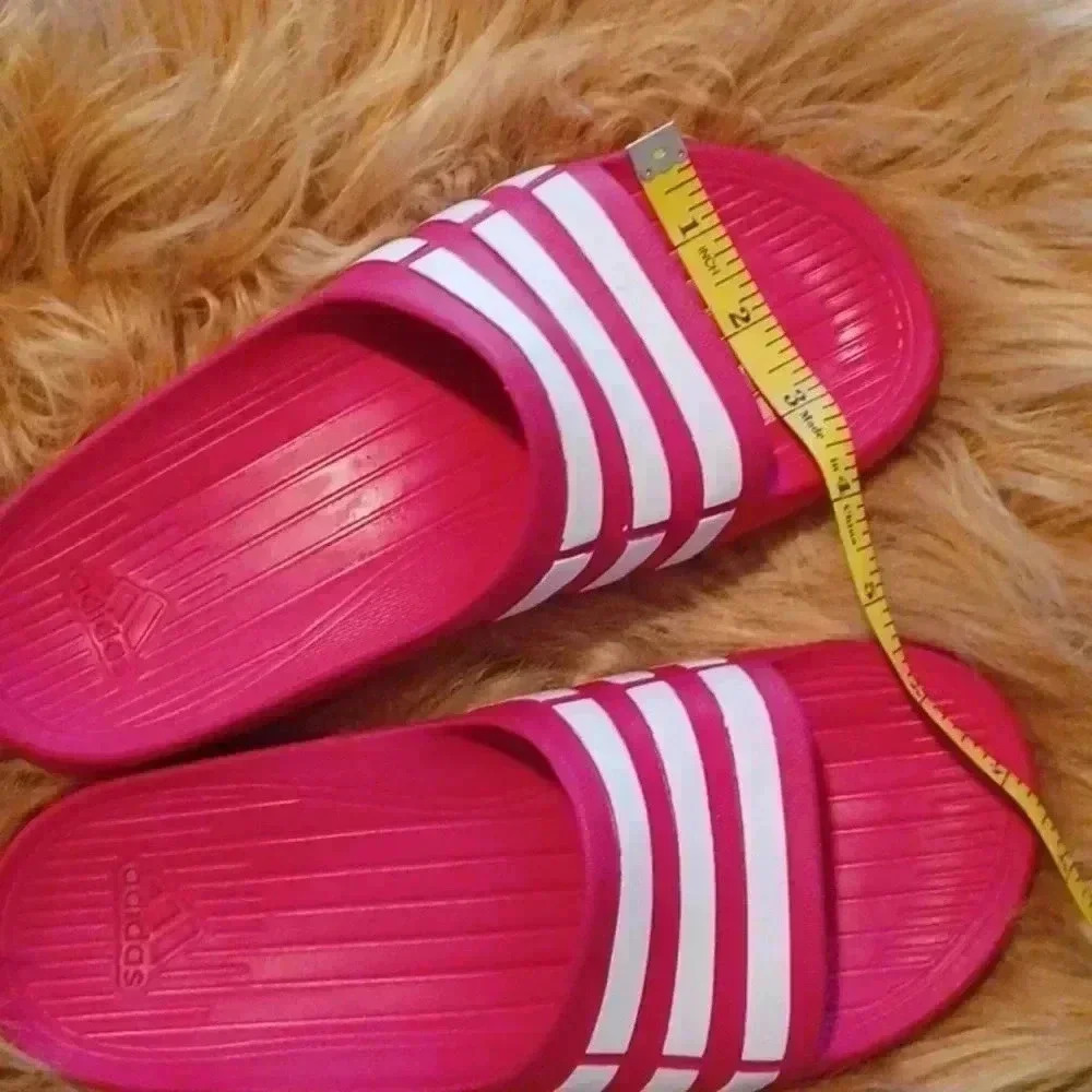 GIRL'S Adidas slides - Picture 6 of 9